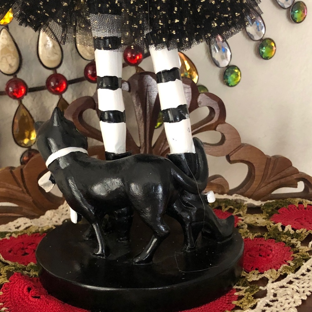 NEW Whimsical Witch Figurine w/Black Magic Book, Black Cat & Star Wand - Picture 9 of 11